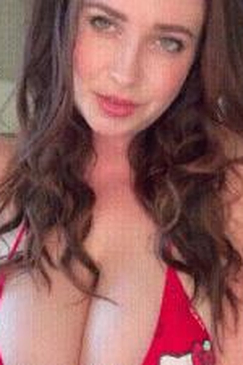 Caught You Staring - Screenshot 1 of 4 - Brown Hair (Female)