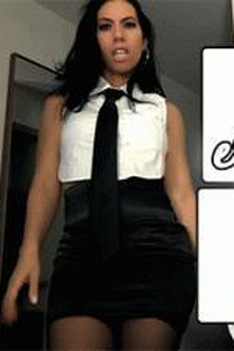 Performance Review - Screenshot 1 of 4 - Femdom