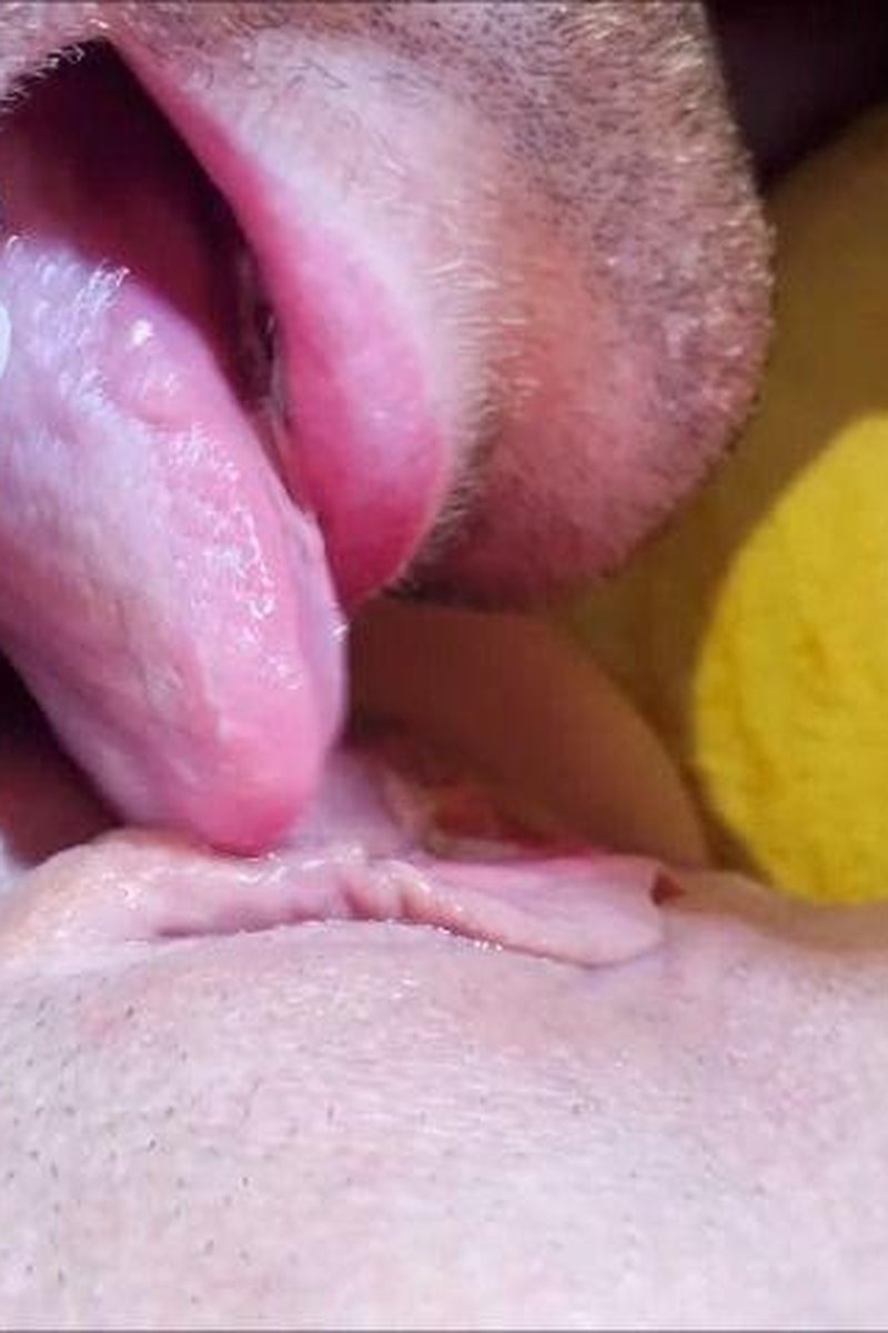 Reverse POV Pussy Licking - Screenshot 1 of 4 - Close Up