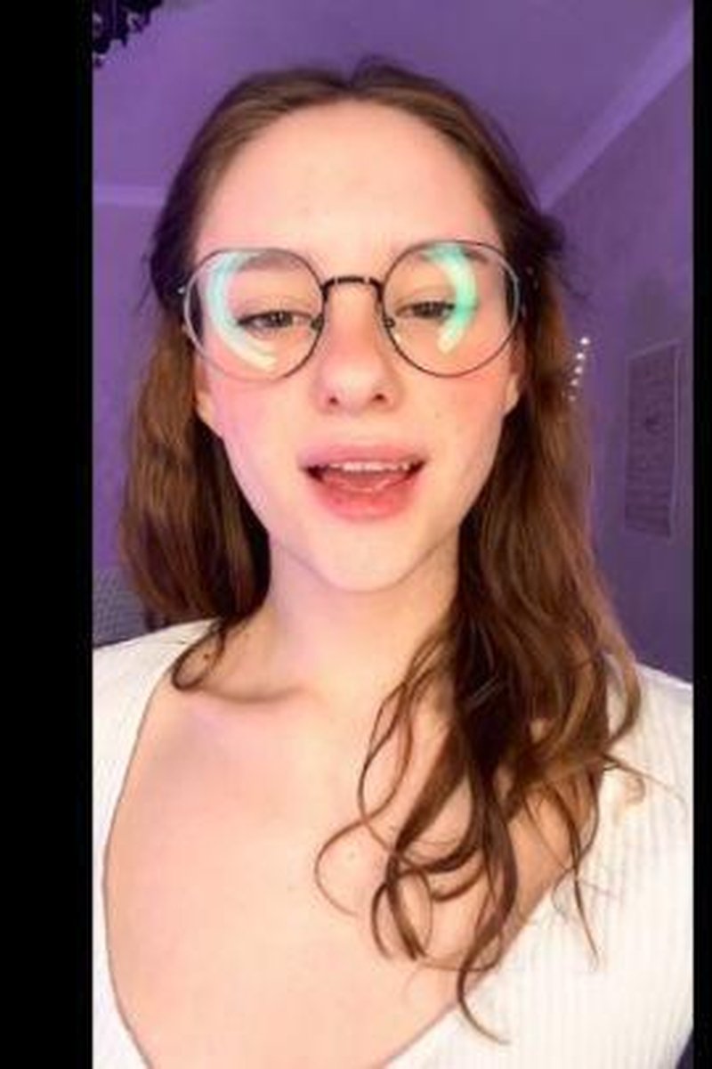 Tongue Teasing - Screenshot 1 of 4 - Face Fetish