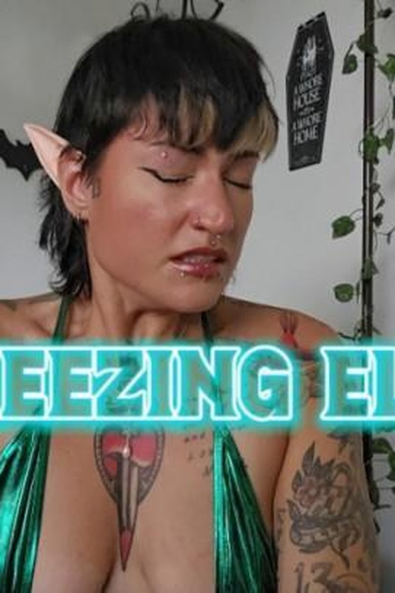 Sneezing Elf - Screenshot 1 of 4 - Cosplay