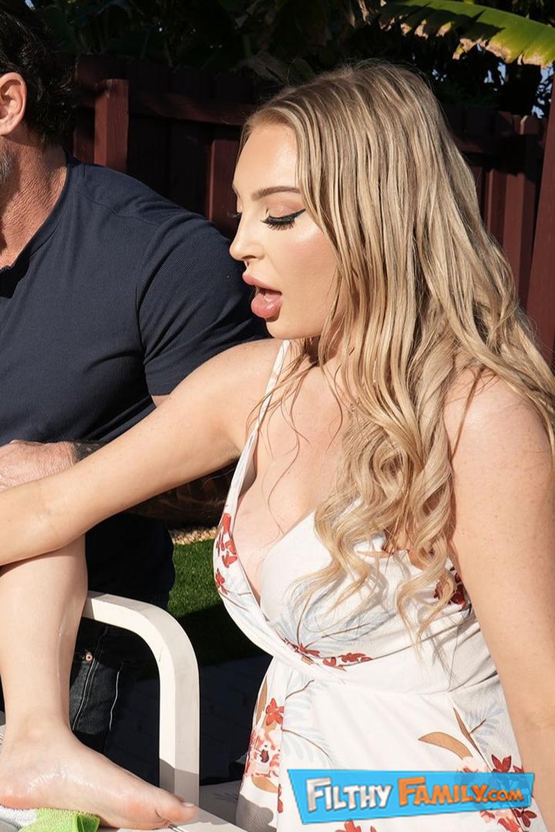 Having Fun With Aria - Screenshot 1 of 4 - Big Tits