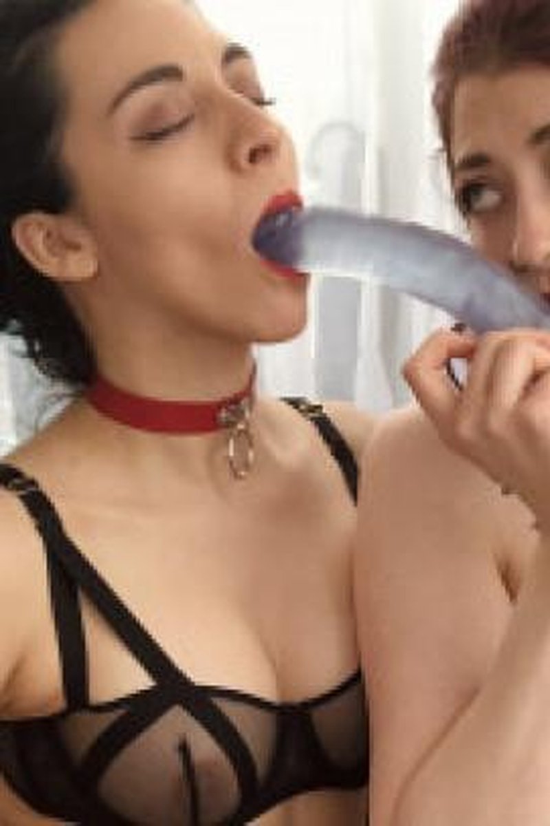 First Time Doubledildo - Screenshot 1 of 4 - Amateur