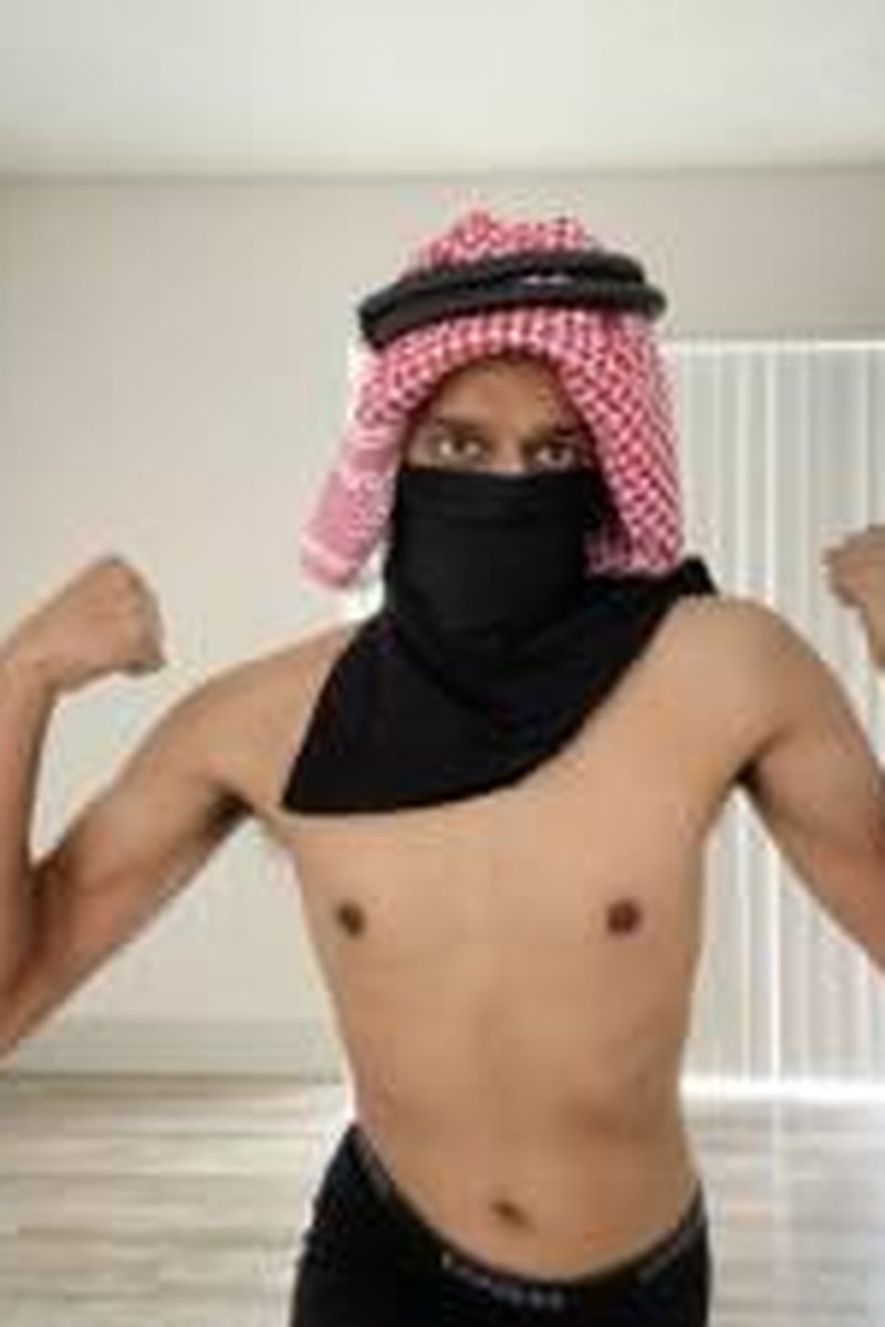 TP-iwantclipsarabdude1288-arab-with-muscles