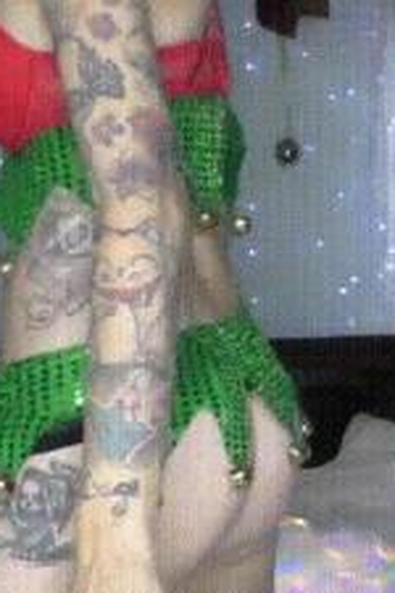 Christmas Elf - Screenshot 1 of 4 - Costume