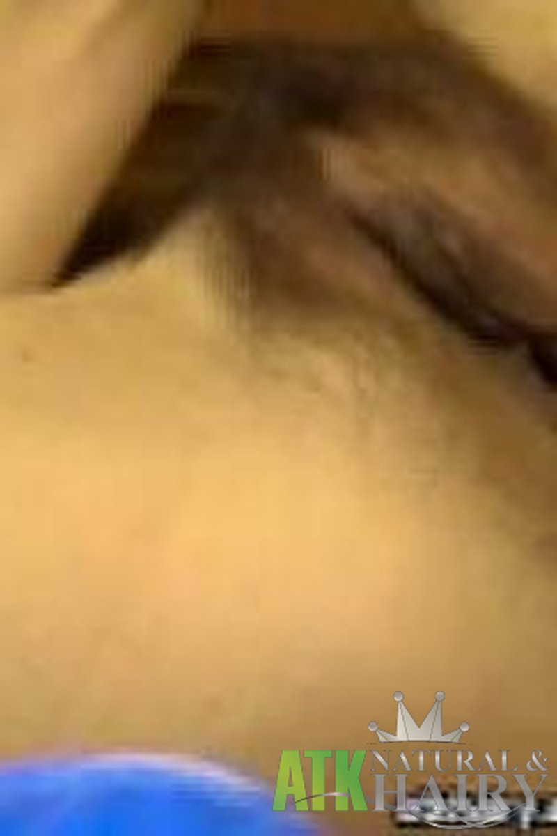 Viktoria - Interview - Screenshot 1 of 4 - Viktoria Vik014