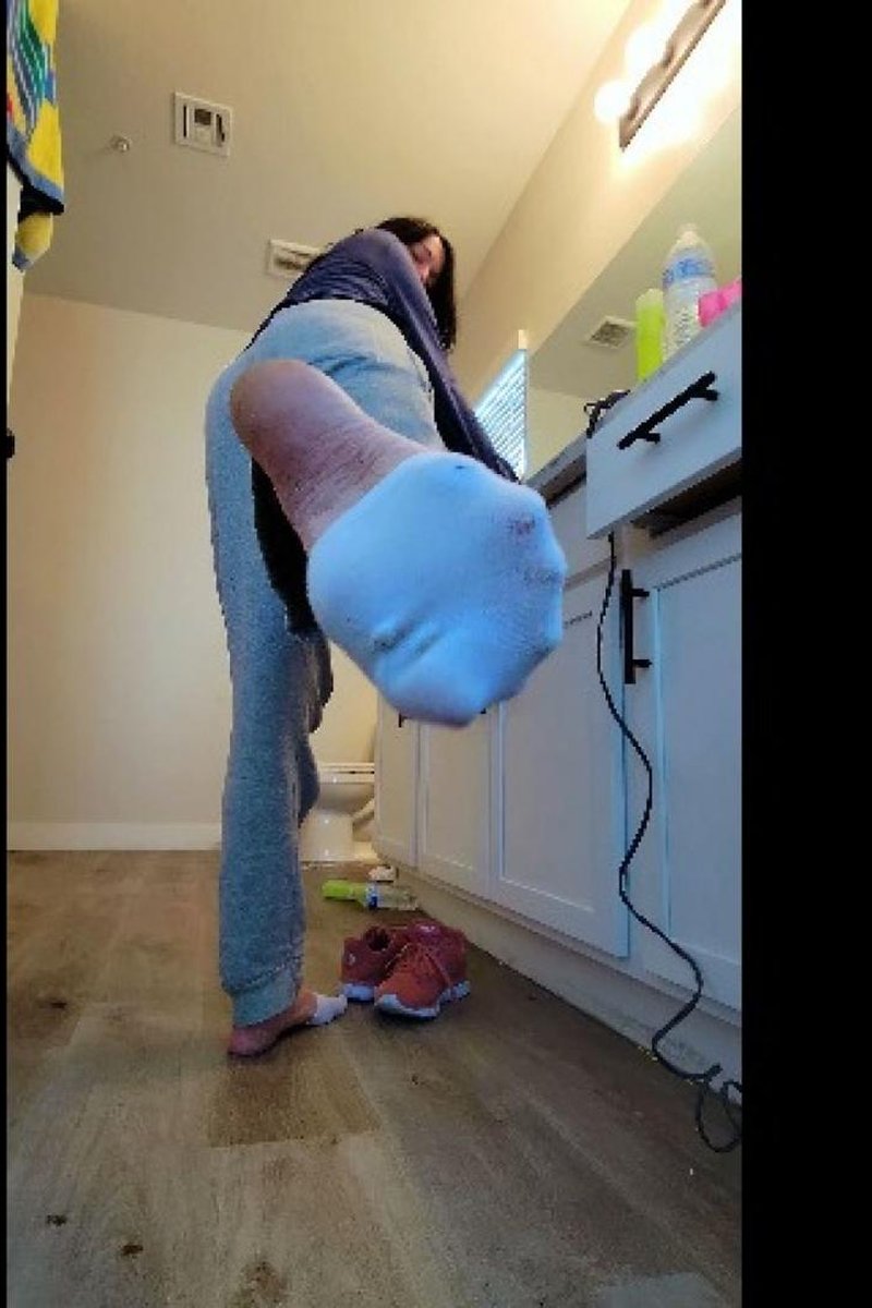 Half Sock Tease - Screenshot 1 of 4 - Foot Fetish