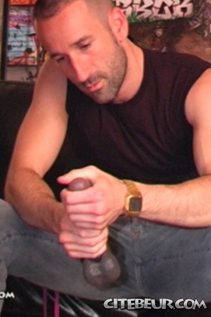 Dildo-Squat - Screenshot 1 of 4 - Citebeur
