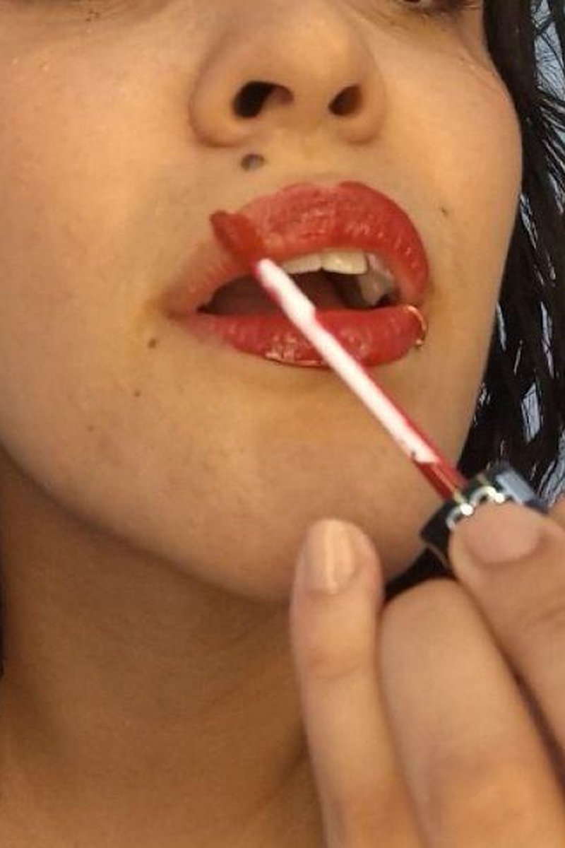 Lipstick - Screenshot 1 of 4 - Adorable