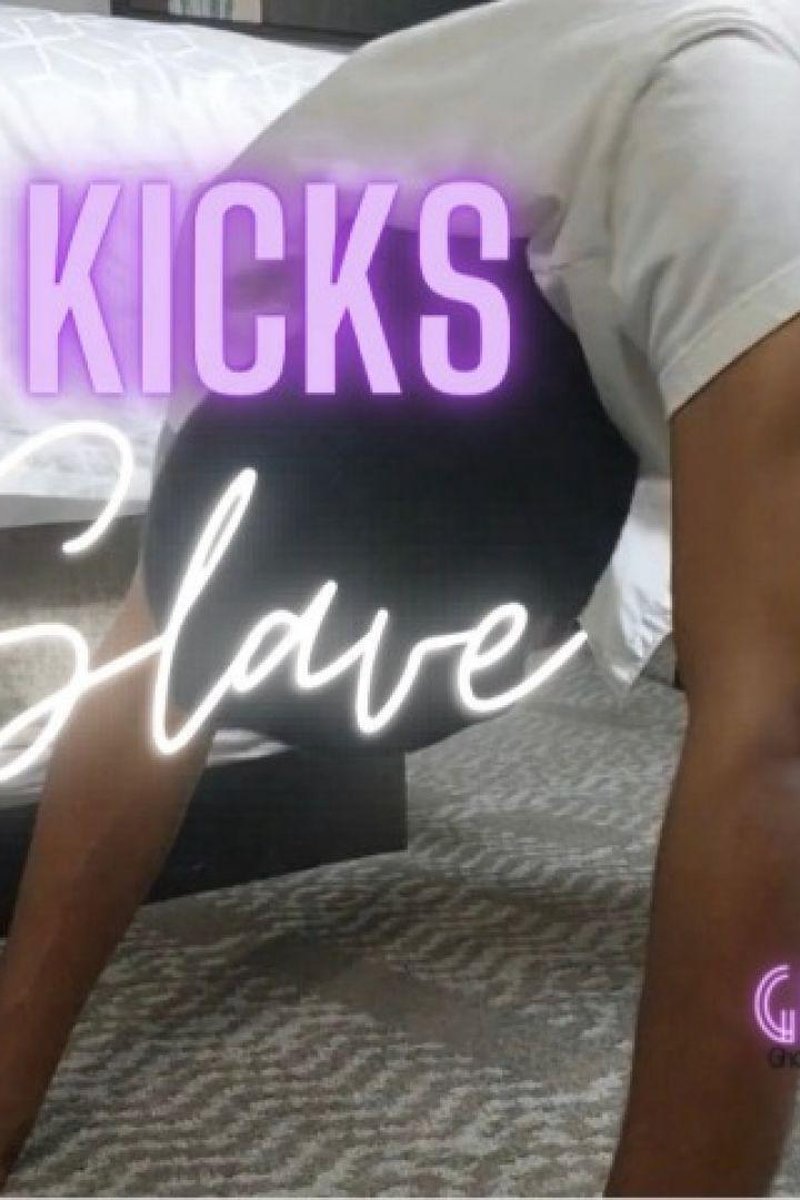 Ghost Kicks Slave - Screenshot 1 of 4 - Domination