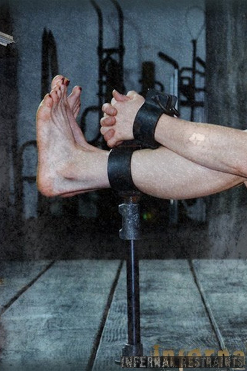 Burn - Screenshot 1 of 4 - BDSM