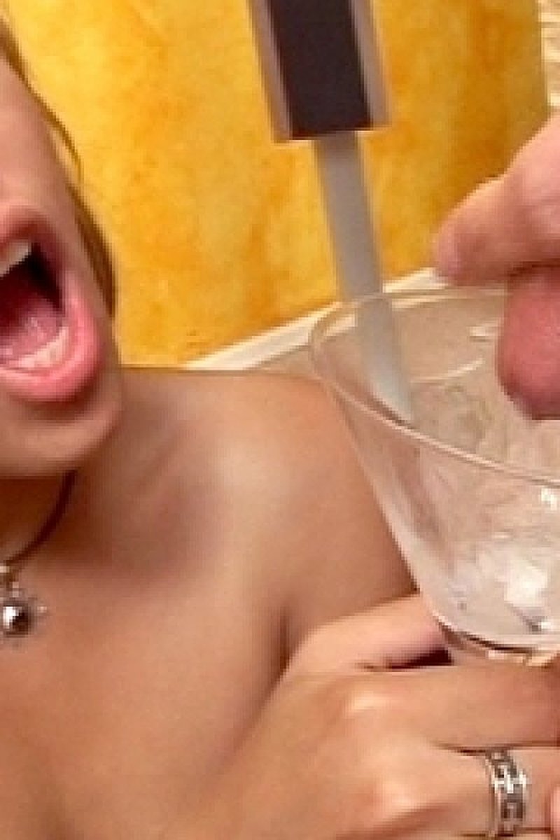 Cherrie Rose Loves Cum - Screenshot 1 of 4 - Blond Hair