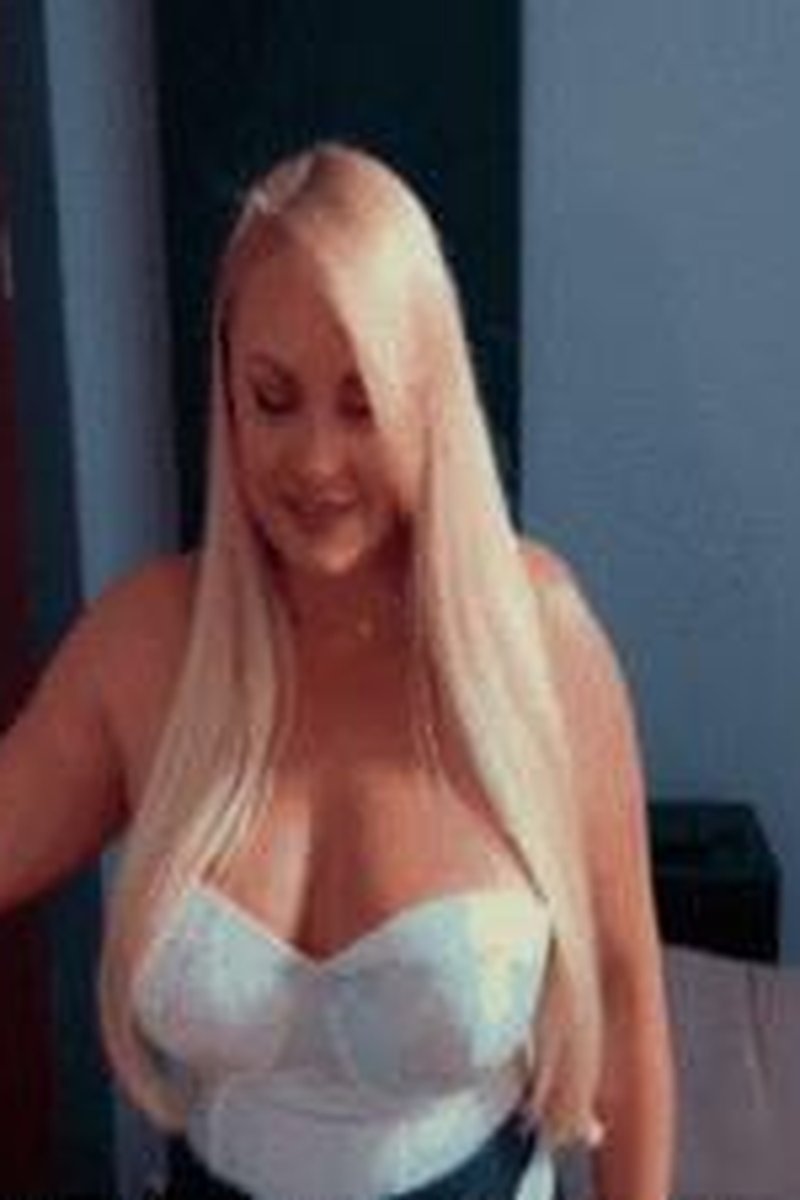 Magic Shrinking - Screenshot 1 of 4 - Blonde Hair (Female)
