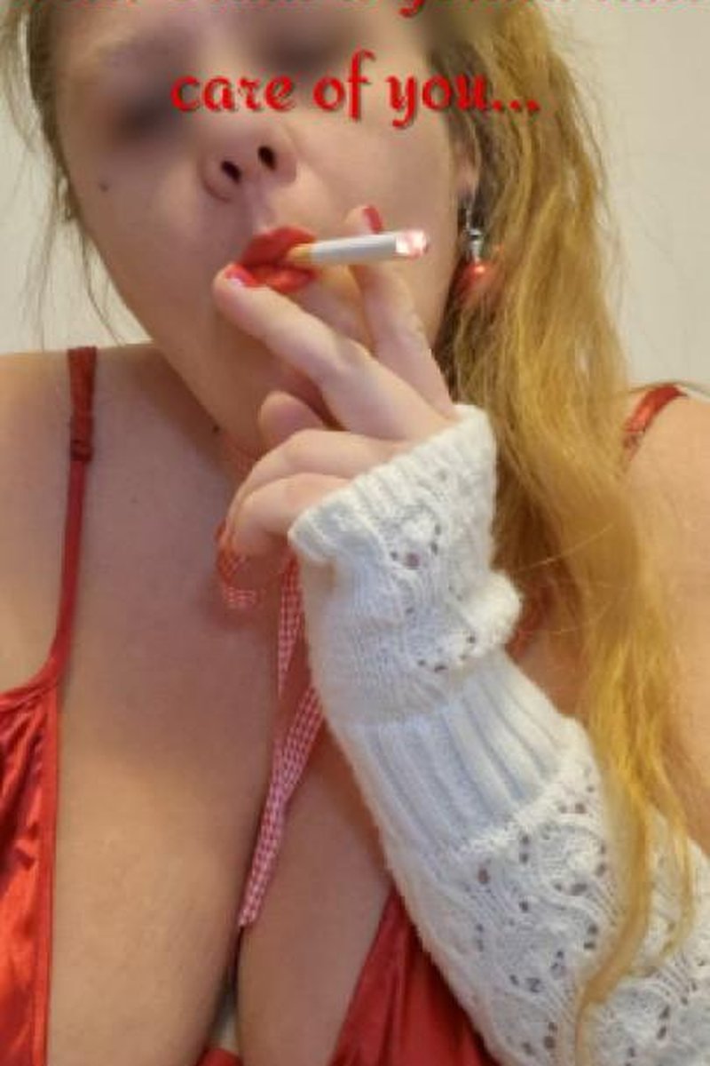 Smoking Mrs. Claus - Taboo Ssbbw / BBW - Screenshot 1 of 4 - BBW