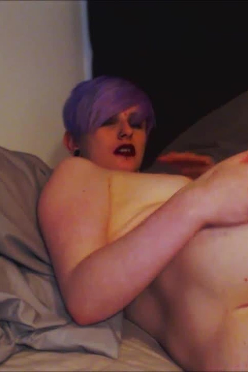 Pixie Loves Double Penetration - Screenshot 1 of 4 - Babes