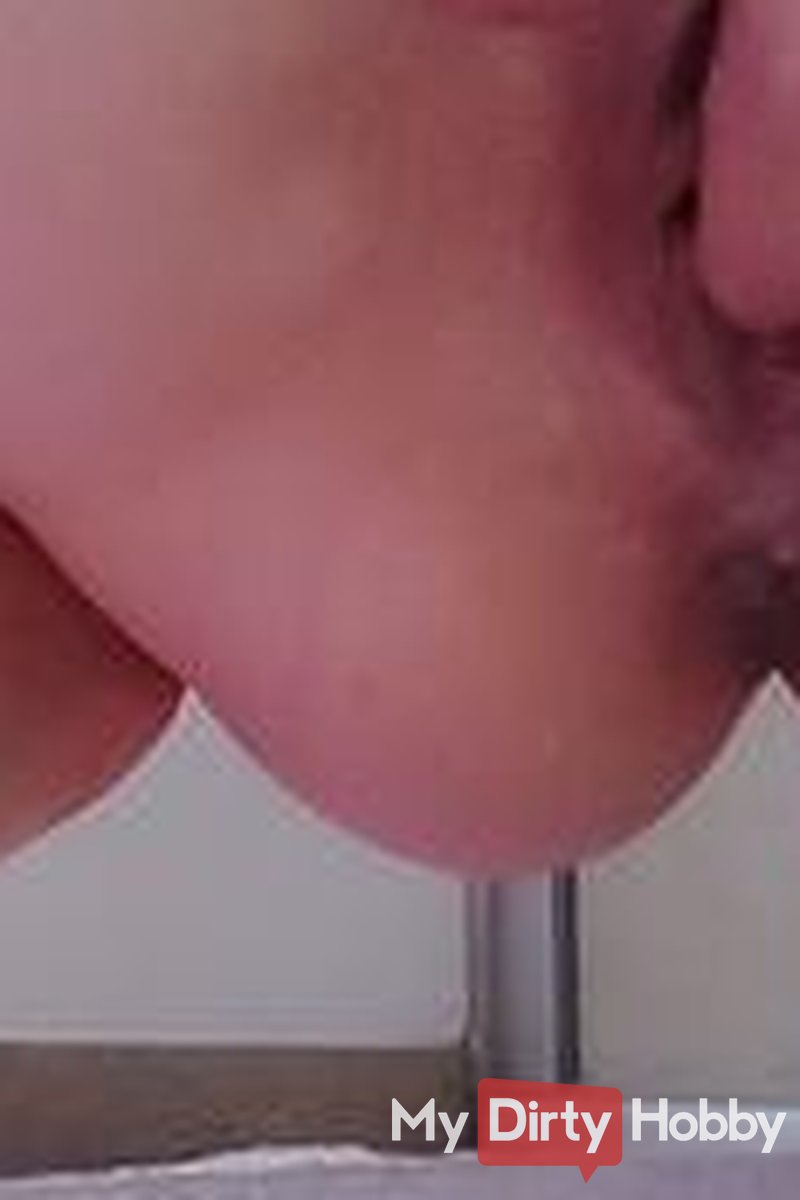 Leaked While Fingering... - Screenshot 1 of 4 - Lovely Eos
