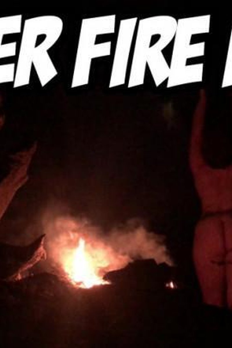 Winter Fire Light - Screenshot 1 of 4 - Babes