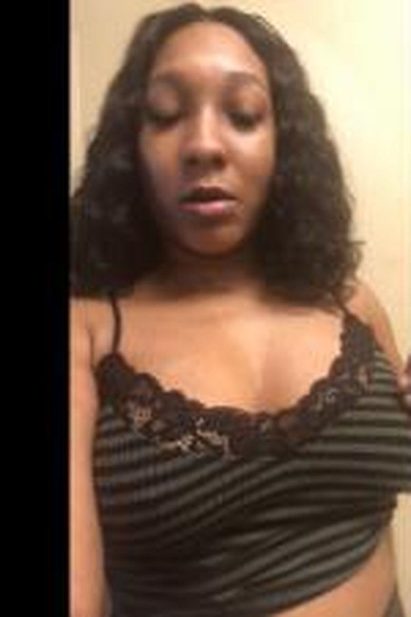 Titty Flash - Screenshot 1 of 4 - Amateur