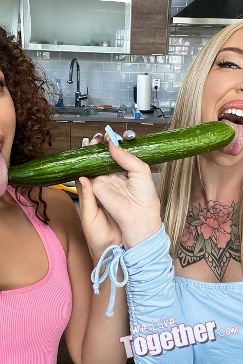 Baking with Babes - Screenshot 1 of 4 - Amateur