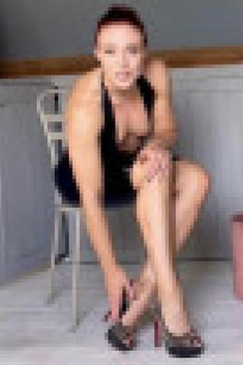 Sole Beta Slave - Screenshot 1 of 4 - Femdom