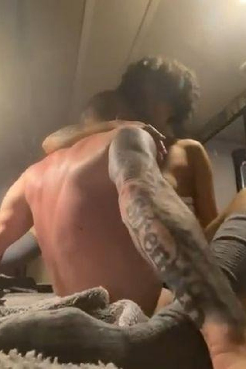 Multiple Screaming Orgasms - Screenshot 1 of 4 - Hardfucking