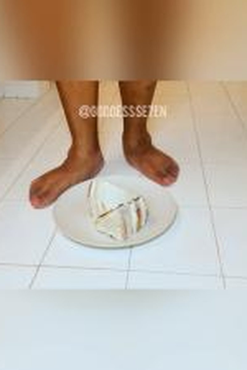 Cake Stepping Time - Screenshot 1 of 4 - Cake Fetish