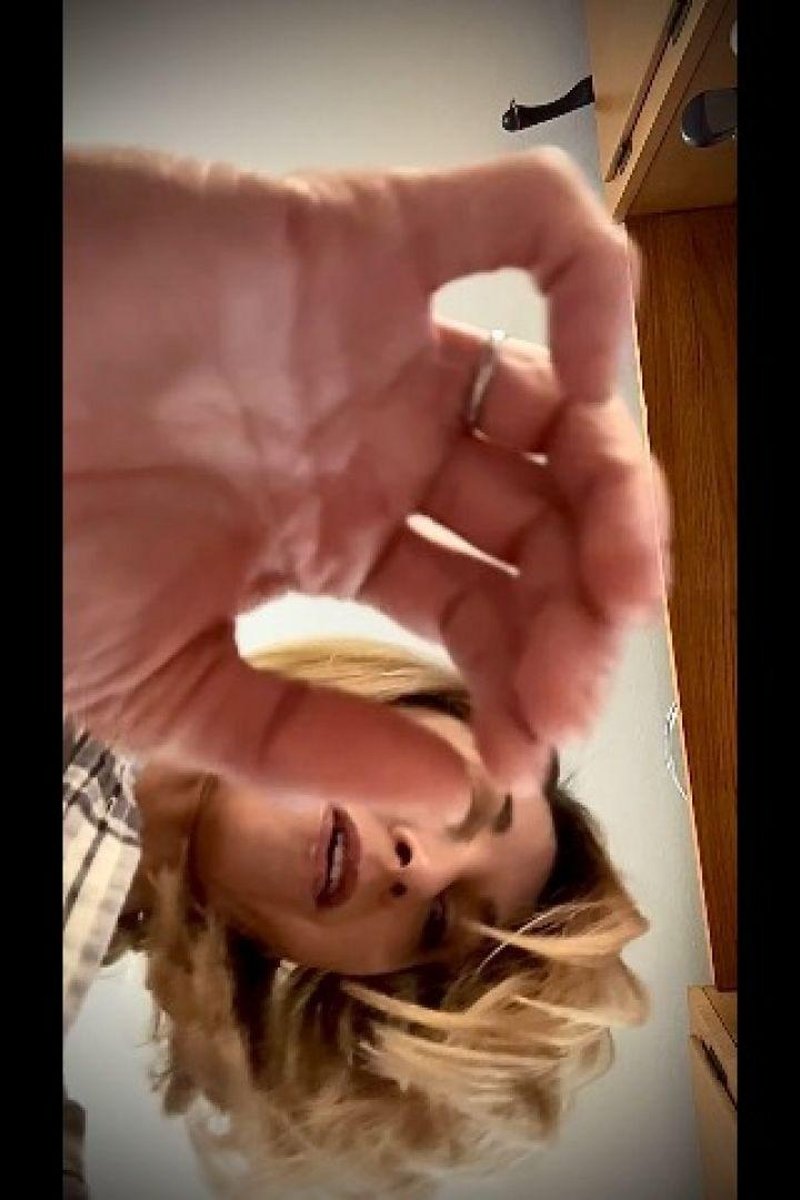 Tiny Bites Back - Screenshot 1 of 4 - Fetish