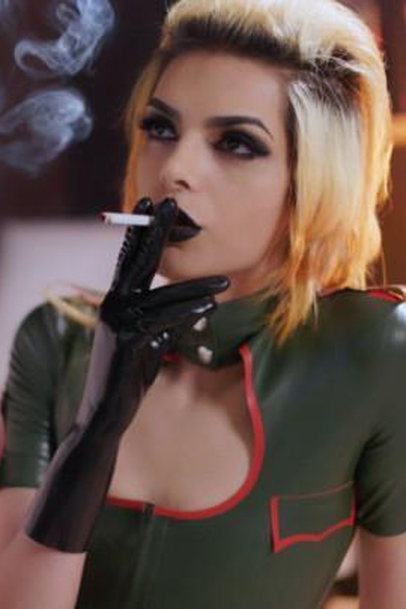 Smoke Ignore - Screenshot 1 of 4 - Ignore Fetish