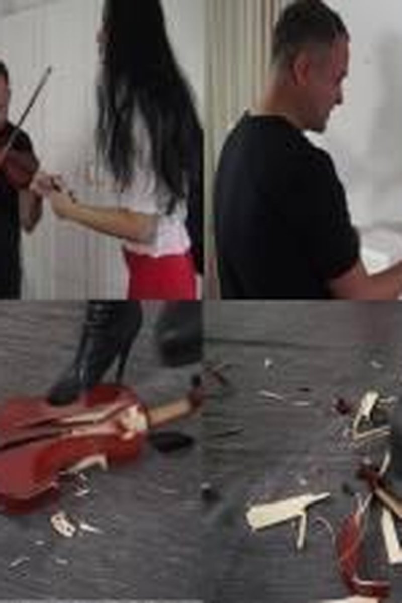 Violin Crushing! - Screenshot 1 of 4 - Foot Torment