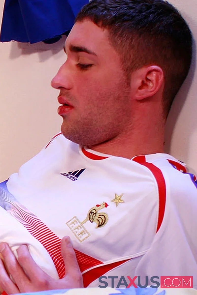 Horny-As-Fuck Farmer - Screenshot 1 of 4 - Footballer