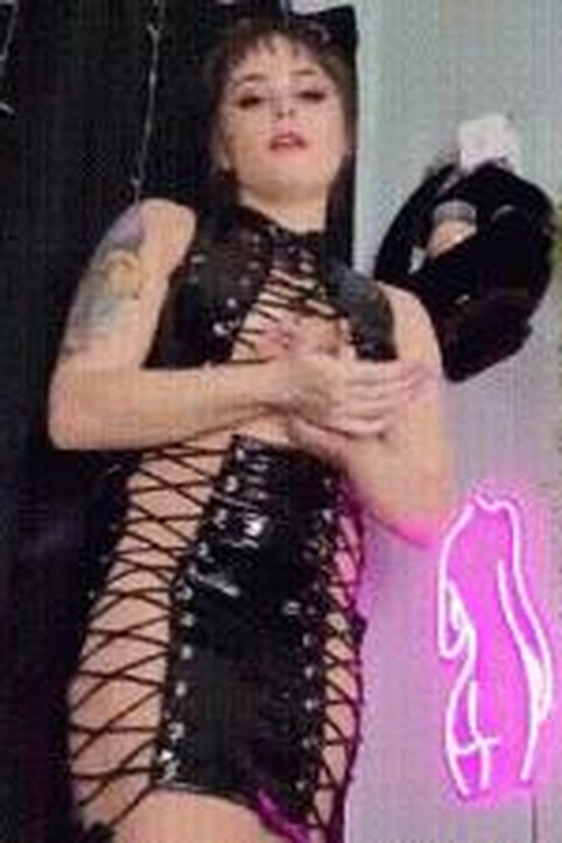 Foot Domination - Screenshot 1 of 4 - Femdom