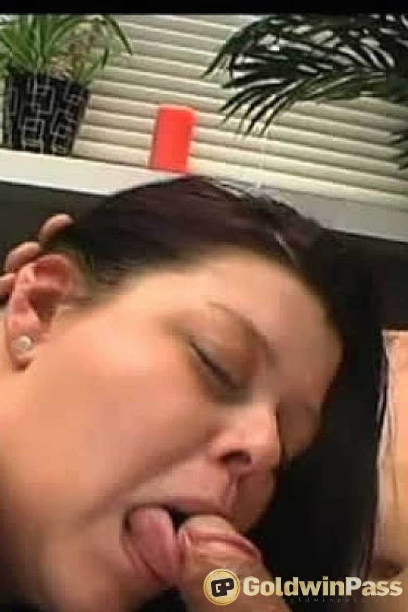 Hardcore with Chubby - Screenshot 1 of 4 - Emma