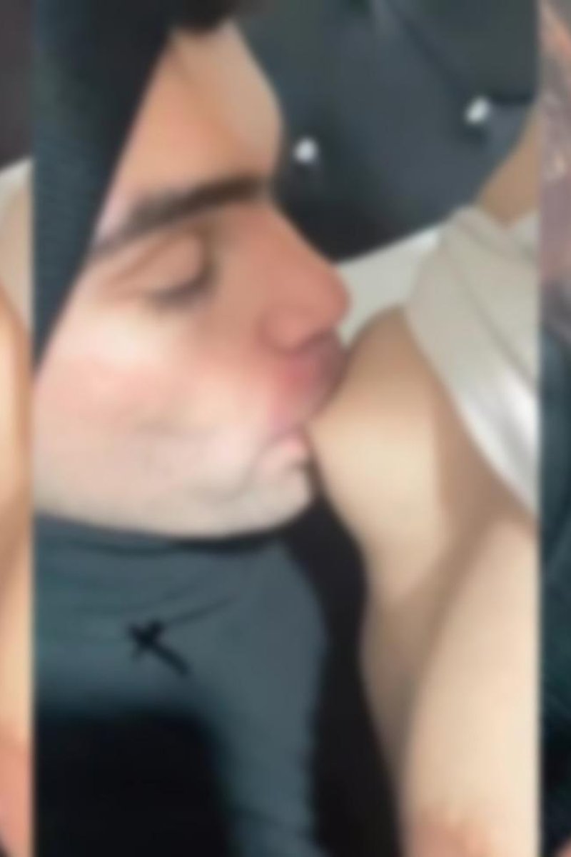 Chupando (.)(.) - Screenshot 1 of 4 - Adorable