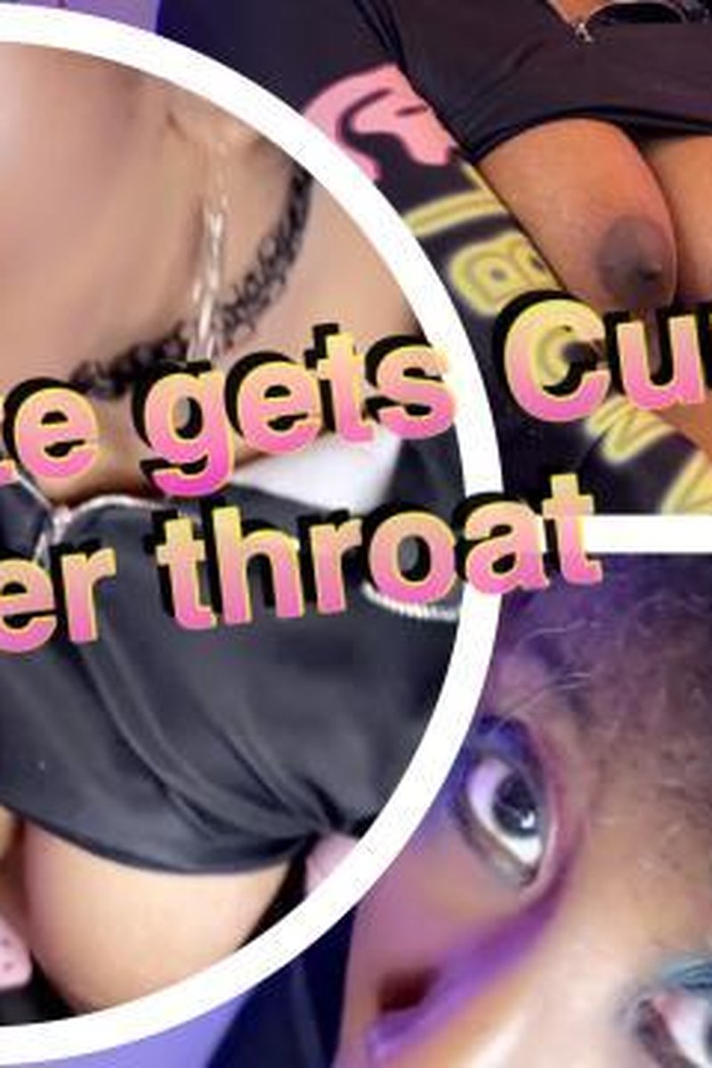 Camming With Phyllicheeze - Screenshot 1 of 4 - Alt Ebony