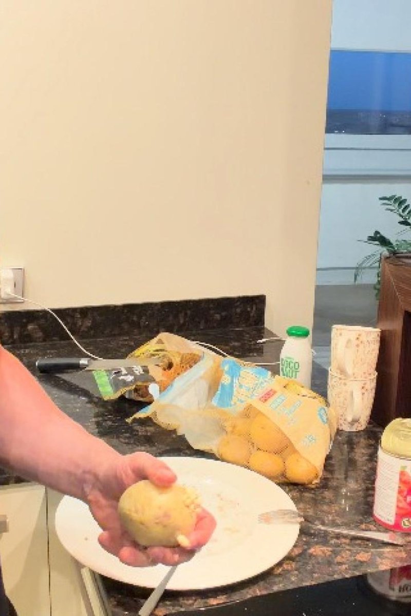 Making Dinner For Myself - Screenshot 1 of 4 - Food