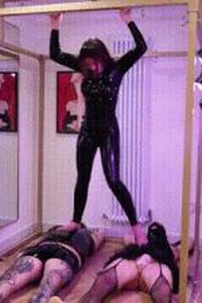 Trampling Two Subs - Screenshot 1 of 4 - Domination