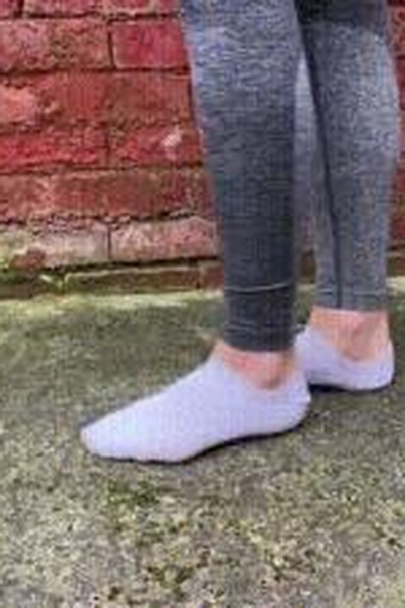 Dirty White Socks - Screenshot 1 of 4 - Foot Fetish