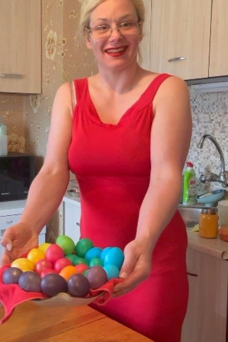 Painting Eggs For Easter - Screenshot 1 of 4 - Eggs