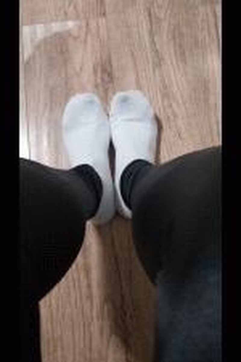 Sweaty Gym Socks POV - Screenshot 1 of 4 - BBW