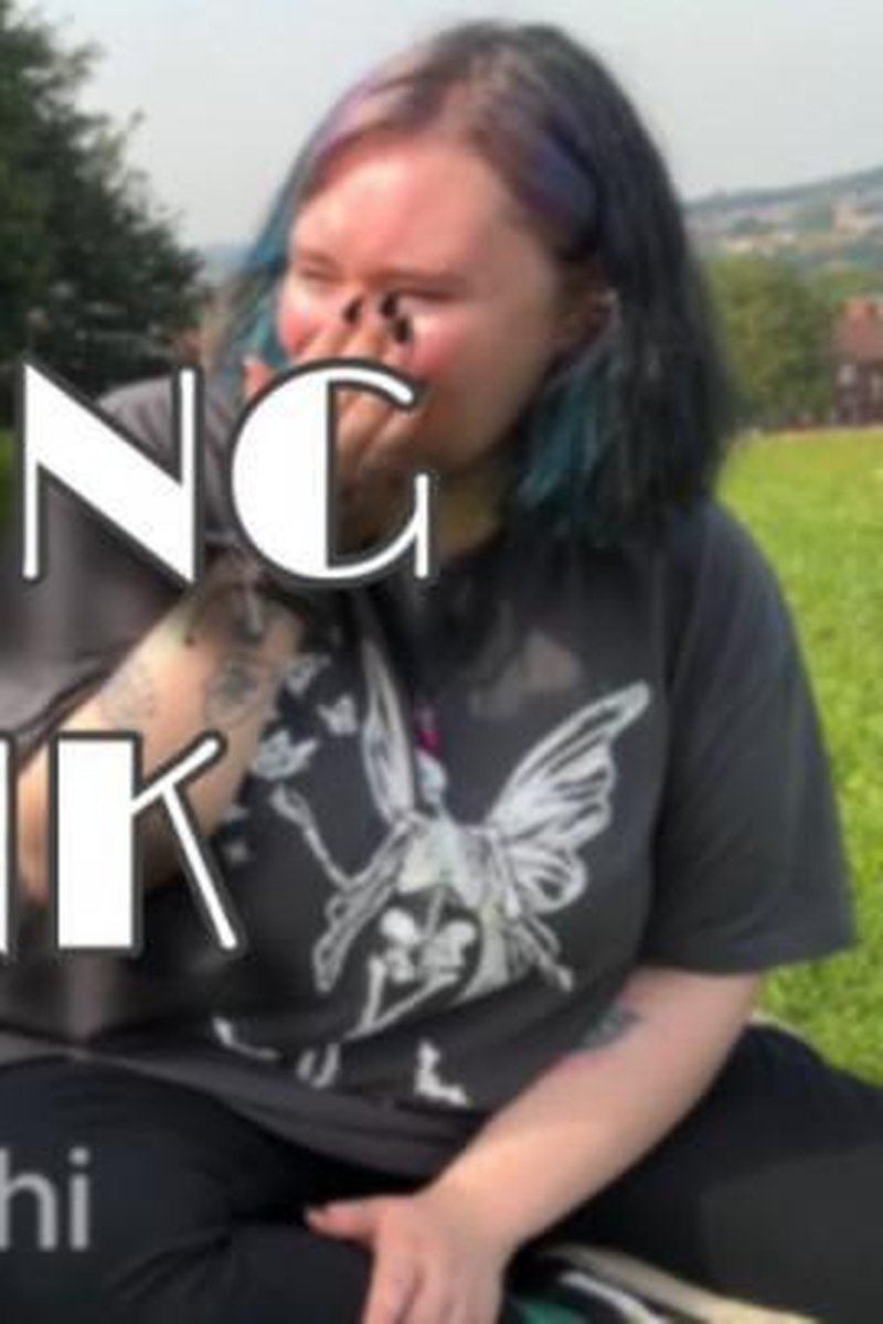 Sneezing Prank - Screenshot 1 of 4 - Nose Fetish