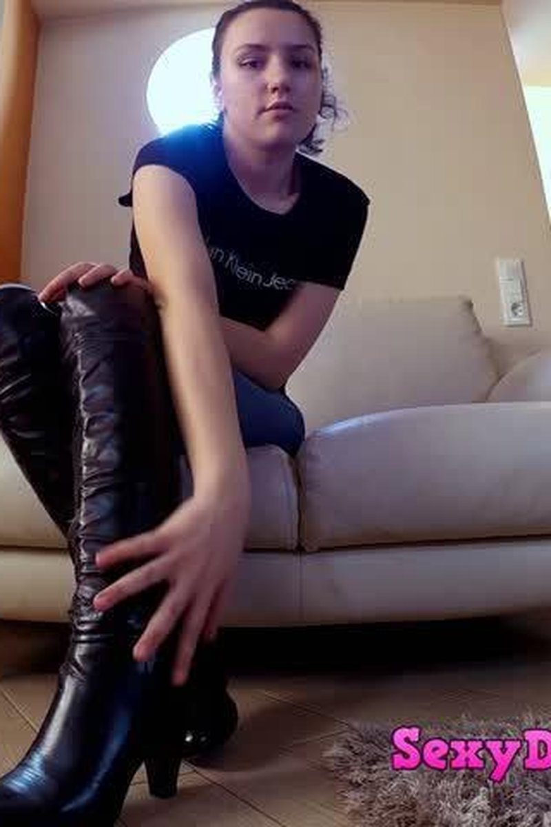 Playing In My Tight Jeans With Leather B - Screenshot 1 of 4 - Ass Worship