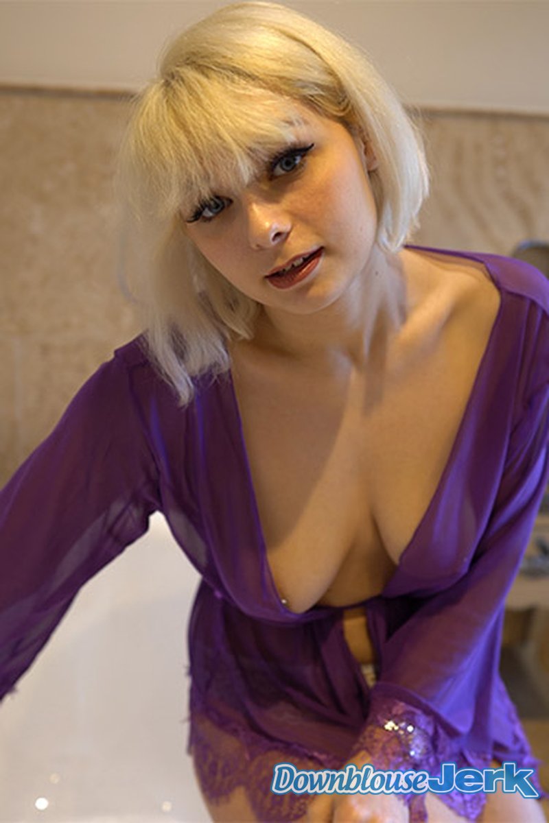 Pervy Housemate - Screenshot 1 of 4 - Baby Dolliiy