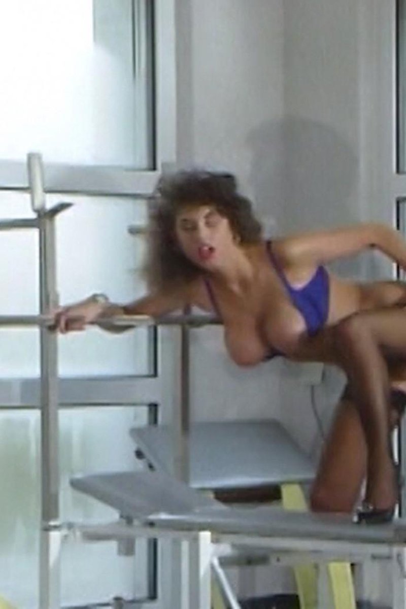 Body Language - Screenshot 1 of 4 - Sarah Young