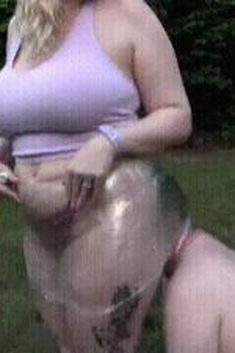 Their Bubble Butts - Screenshot 1 of 4 - Ass Smothering
