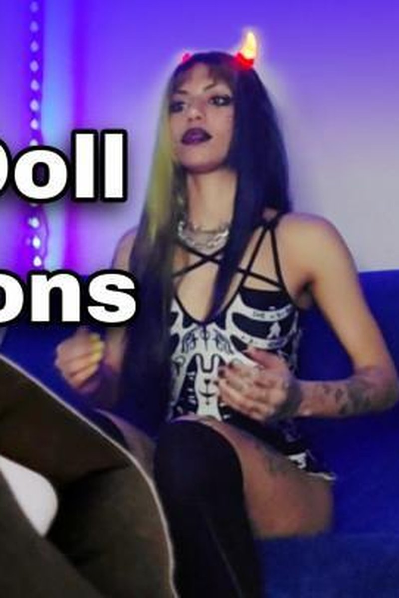 Devil Doll Functions - Screenshot 1 of 4 - Costume