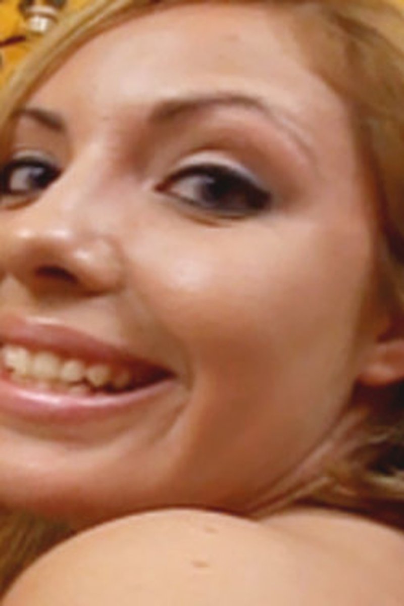 Lorena Sanchez - Screenshot 1 of 4 - Cum Swallowing