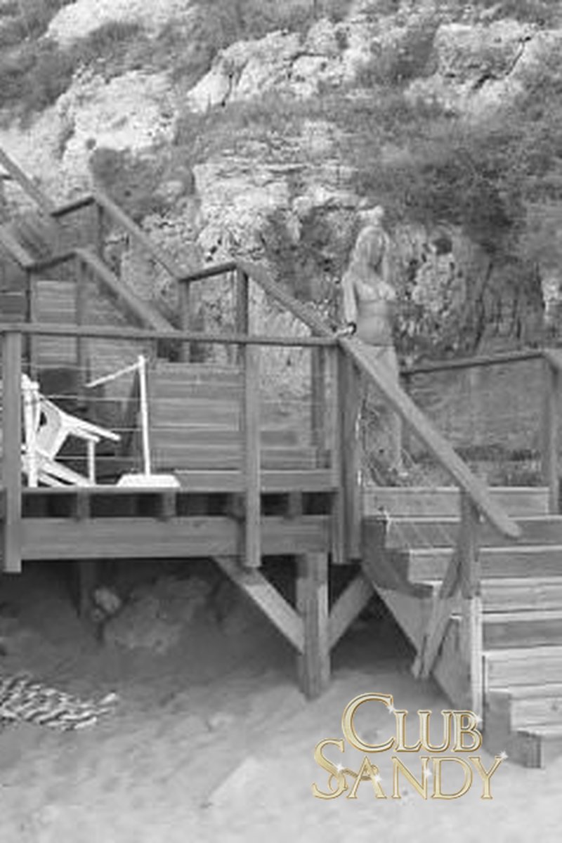 Sandy Beach - Screenshot 1 of 4 - Babes