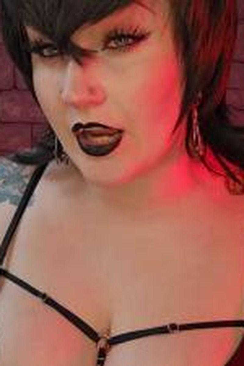 Mavis JOI - Screenshot 1 of 4 - Blowjob