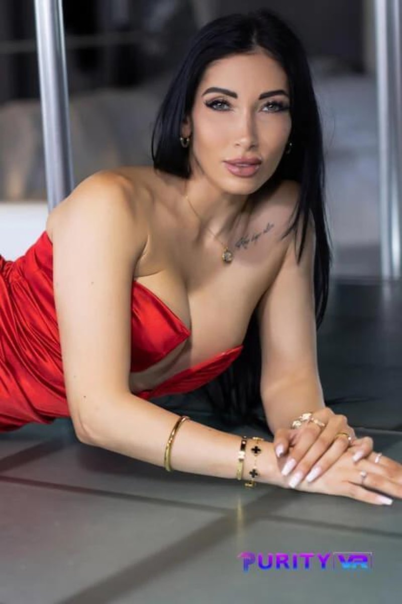 Seductive Show - Screenshot 1 of 4 - 3D Available