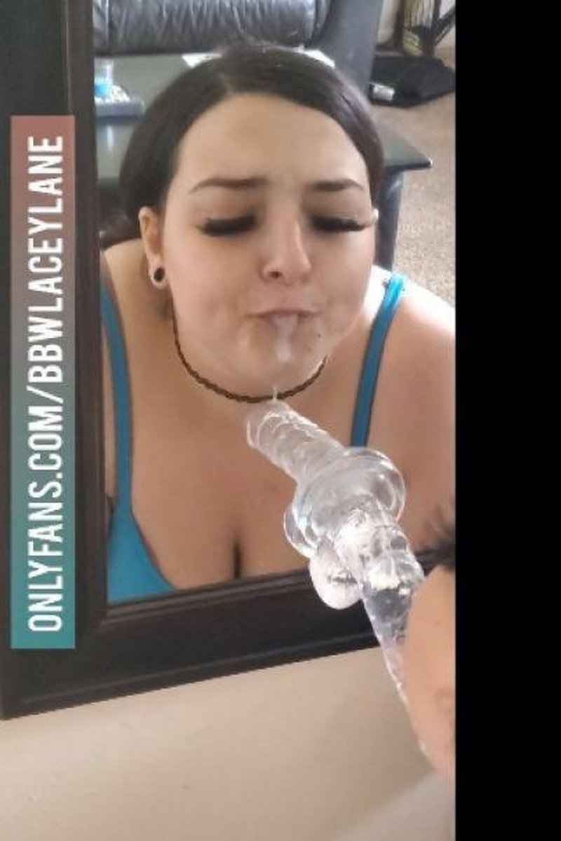 Free BBW Sloppy Blowjob - Screenshot 1 of 4 - BBW